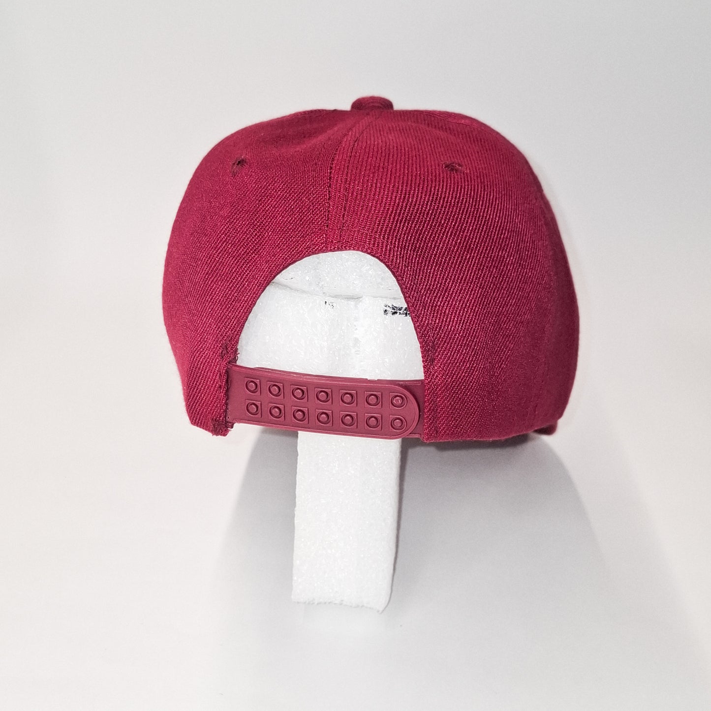 Gorra Snapback Vinotinto - YN